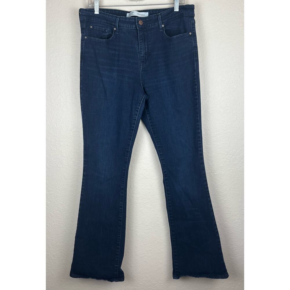 Levi Strauss Signature Mid Rise Bootcut Jeans Size 14